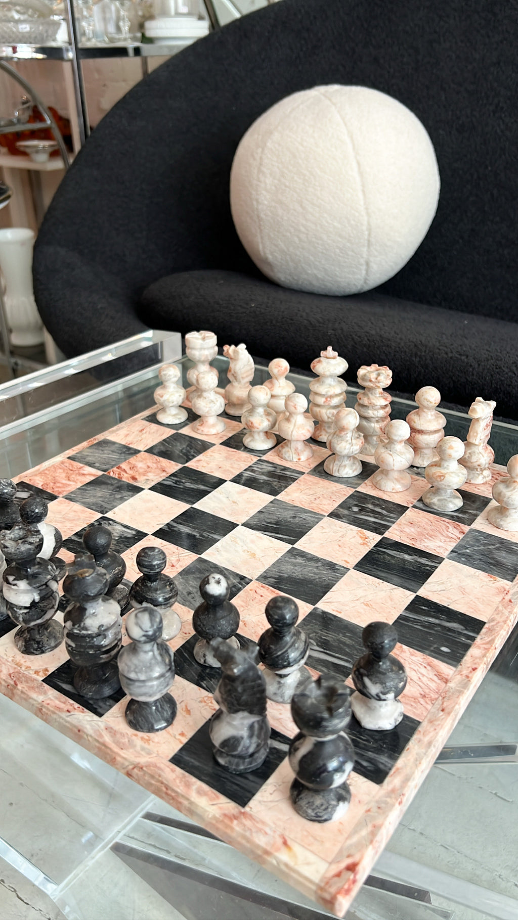 French Pink and Black Marble Chess, circa 1980 For Sale at 1stDibs